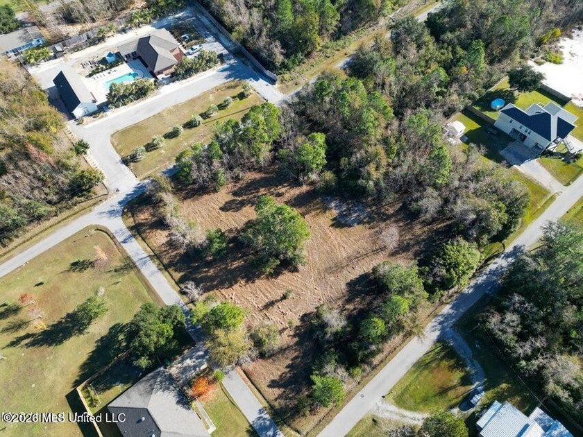 Beautiful corner lot located at the intersection of Surf and - photo 5