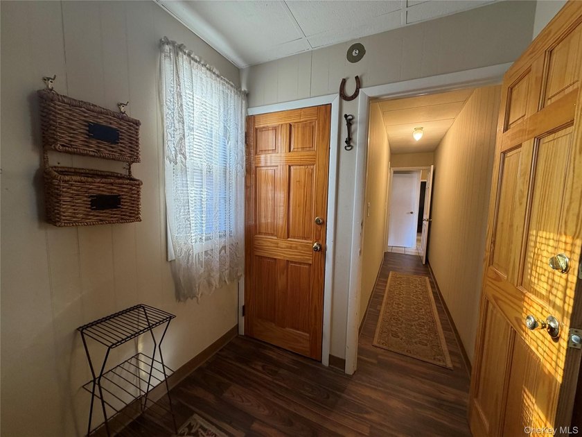 Charming two-dwelling property in the desirable Pelham Bay area - photo 5