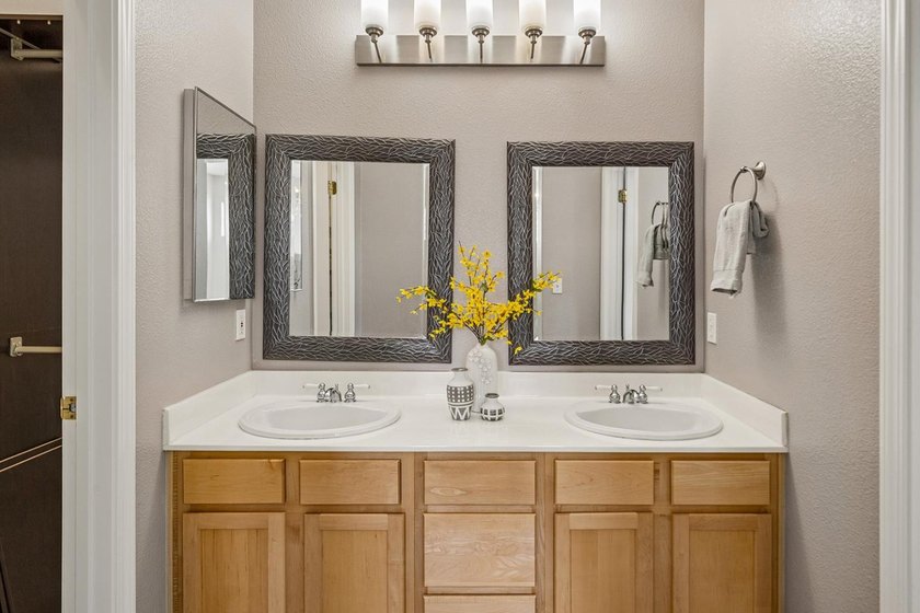 Well maintained home in the coveted Basking Ridge Community! - photo 16