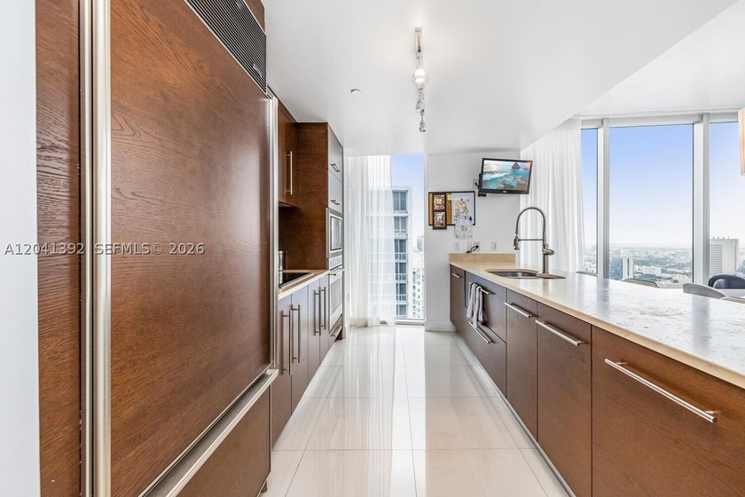 Experience luxury living at Icon Brickell Tower I - Bright - photo 5