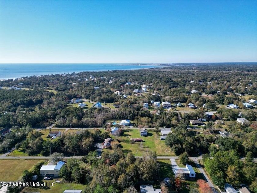 Beautiful corner lot located at Oak Street and Sandy Street in - photo 4