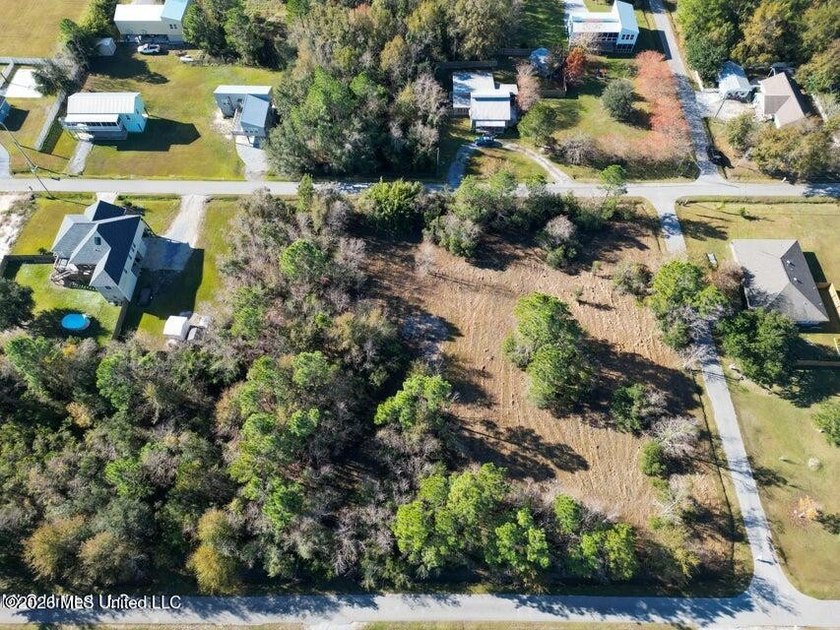 Beautiful corner lot located at Oak Street and Sandy Street in - photo 6