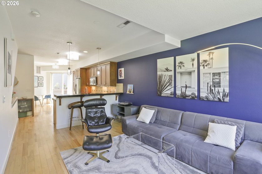 Nestled in the heart of beautiful Cathedral Park in the vibrant - photo 5