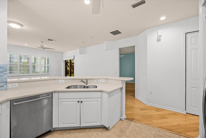Beautifully updated 3BR/2BA home in the desirable Key - photo 8