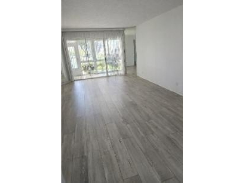 Welcome to this 2-bed/2-bath condo located in Poinciana Country - photo 5