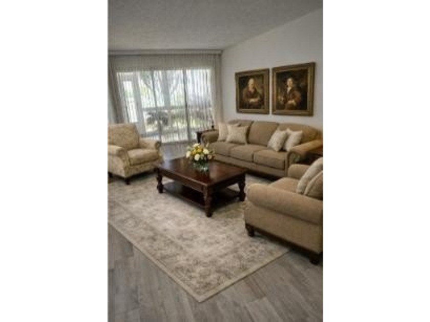 Welcome to this 2-bed/2-bath condo located in Poinciana Country - photo 6