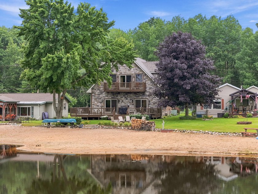 Lake James GEM! Huge over 3000 SQ foot Chalet on main body of - photo 3