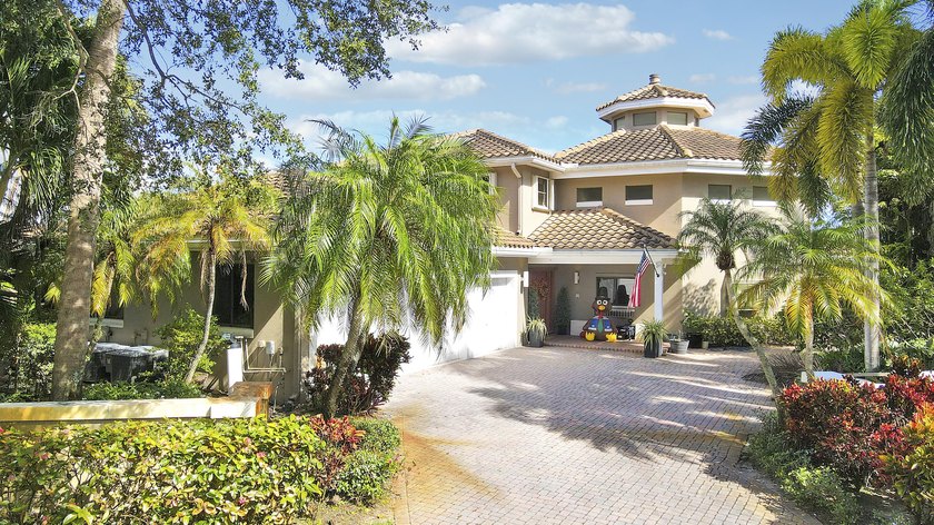 This custom built residence offers just over 3500 square feet - photo 4