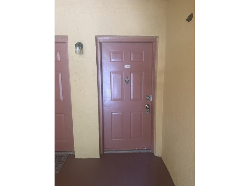 !!! BEAUTIFUL 2 bedrooms and 2 baths !!! WITH A LAKE VIEW - photo 2
