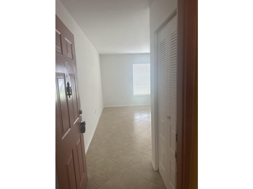 !!! BEAUTIFUL 2 bedrooms and 2 baths !!! WITH A LAKE VIEW - photo 3