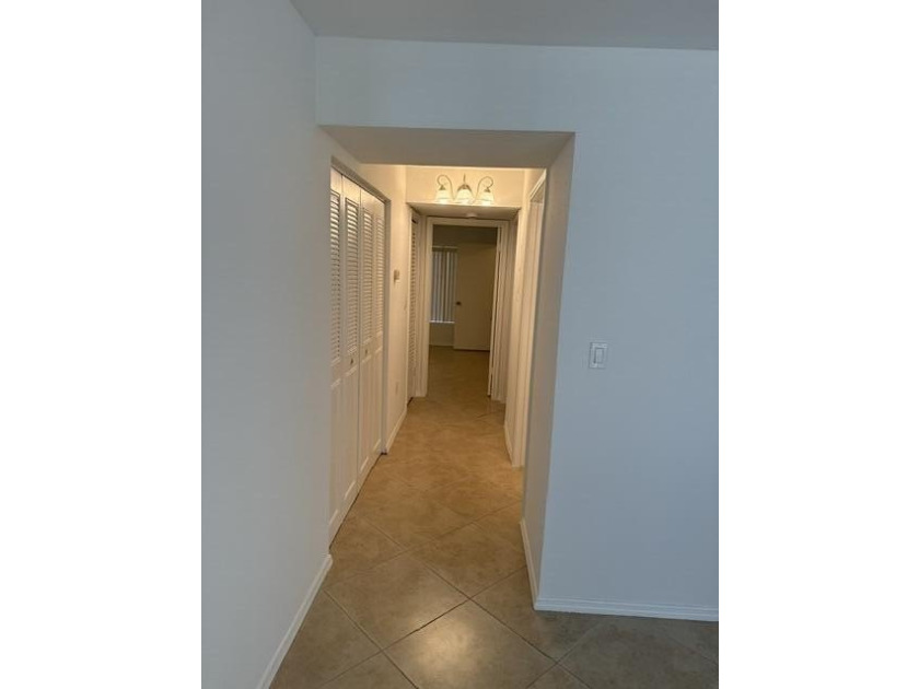 !!! BEAUTIFUL 2 bedrooms and 2 baths !!! WITH A LAKE VIEW - photo 7