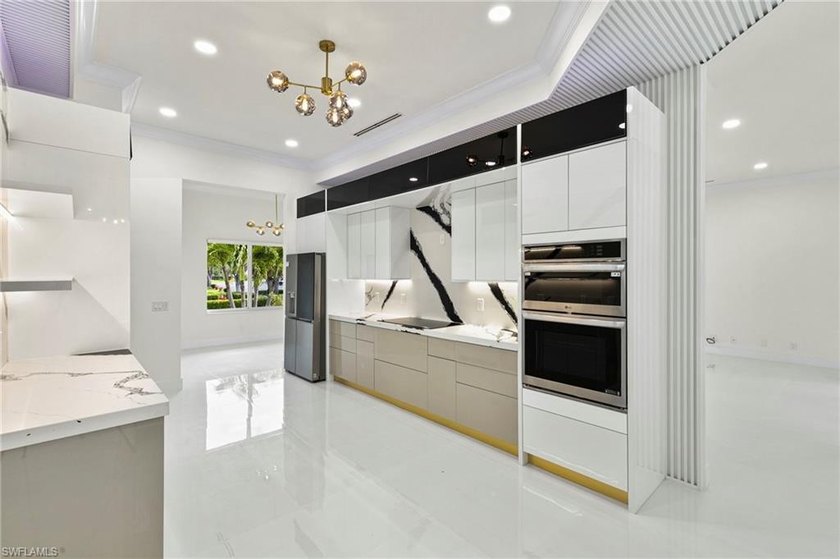 Exceptional investment opportunity in a phenomenal location near - photo 13