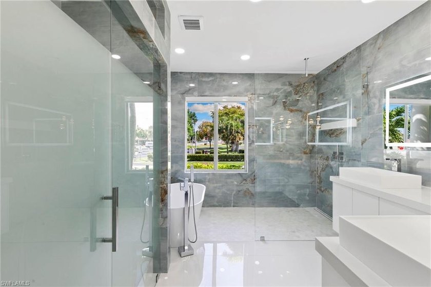 Exceptional investment opportunity in a phenomenal location near - photo 20
