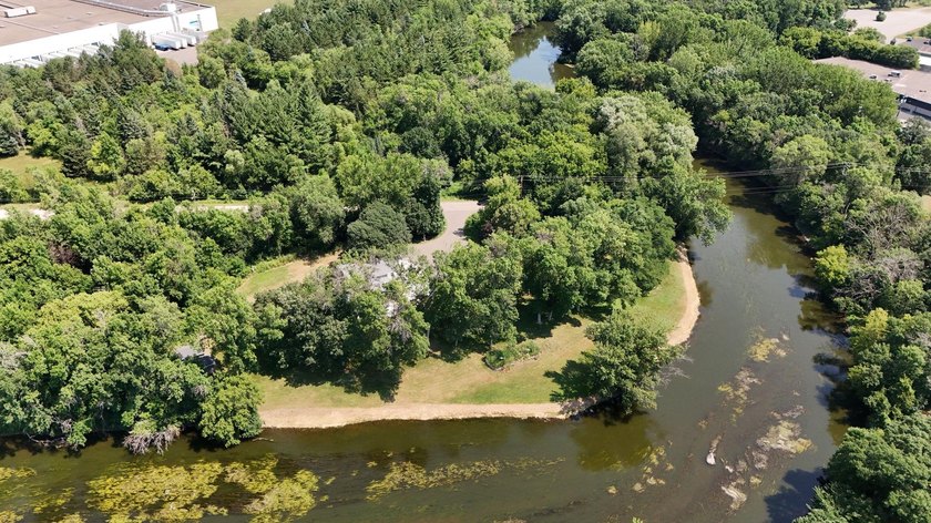 This unique riverfront property offers several hundred ft of - photo 28