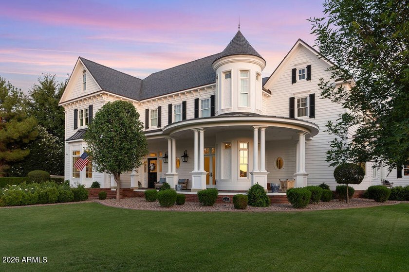 This extraordinary custom estate offers approximately 14,950 SF - photo 4