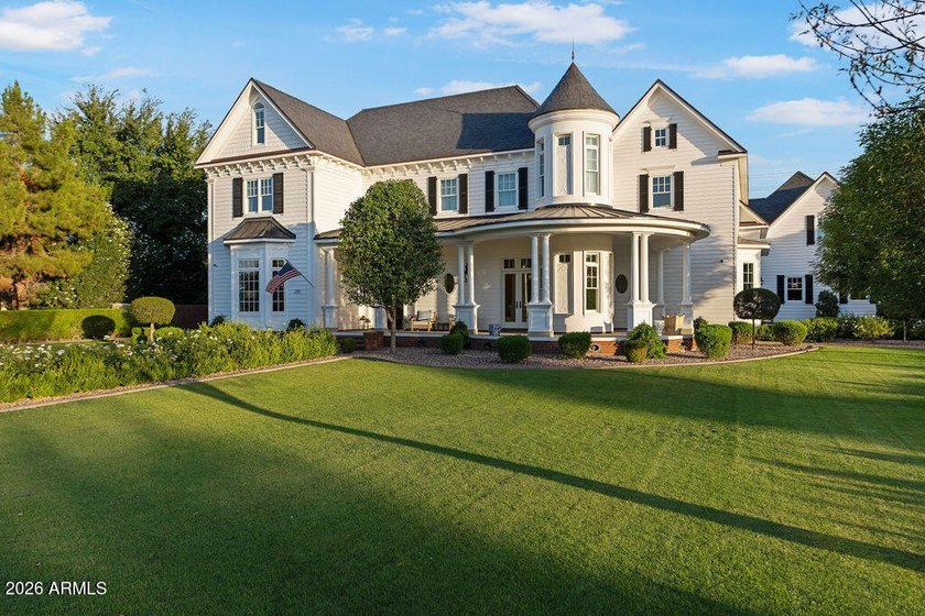 This extraordinary custom estate offers approximately 14,950 SF - photo 5