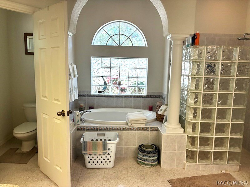 Welcome to this beautifully maintained 3-bedroom, 2-bathroom - photo 26
