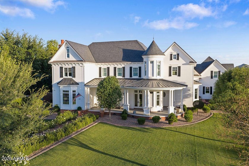 This extraordinary custom estate offers approximately 14,950 SF - photo 8