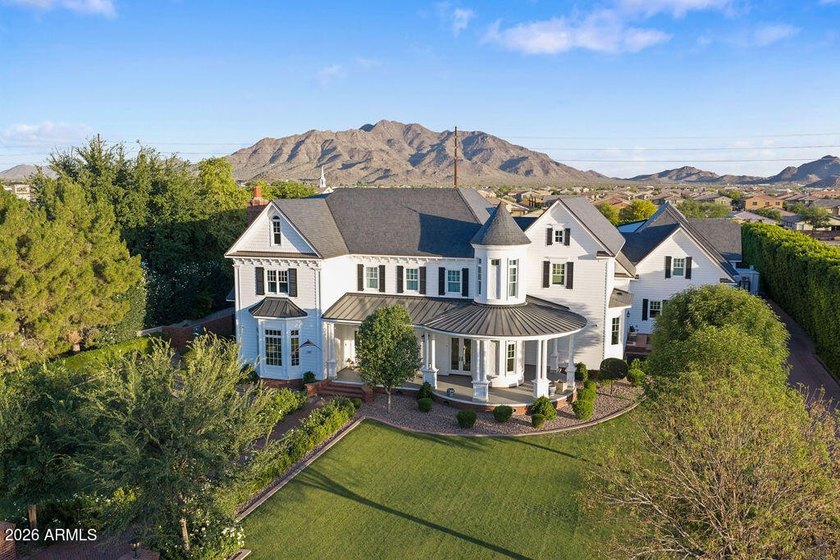 This extraordinary custom estate offers approximately 14,950 SF - photo 9