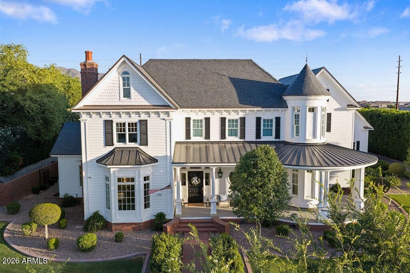 This extraordinary custom estate offers approximately 14,950 SF - photo 10