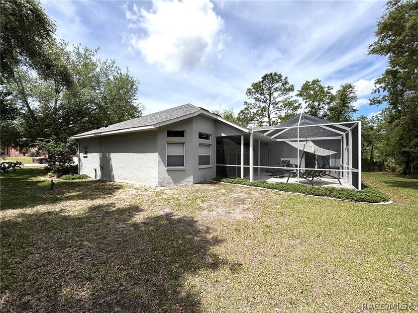 Welcome to this beautifully maintained 3-bedroom, 2-bathroom - photo 40