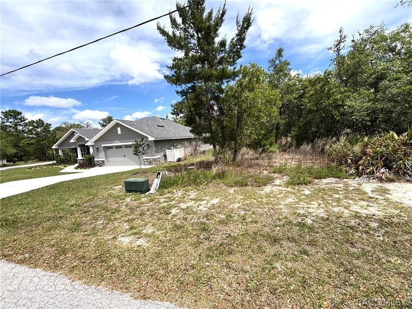 Welcome to this beautifully maintained 3-bedroom, 2-bathroom - photo 43