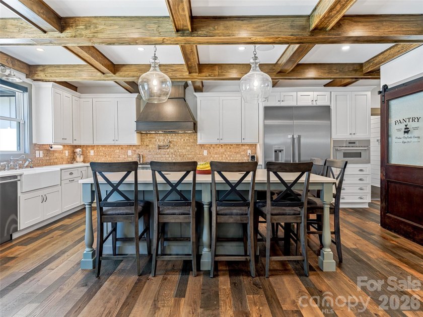 Completely transformed modern farmhouse on 5.5 acres w/ mountain - photo 3