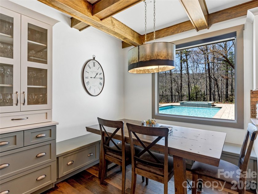 Completely transformed modern farmhouse on 5.5 acres w/ mountain - photo 8