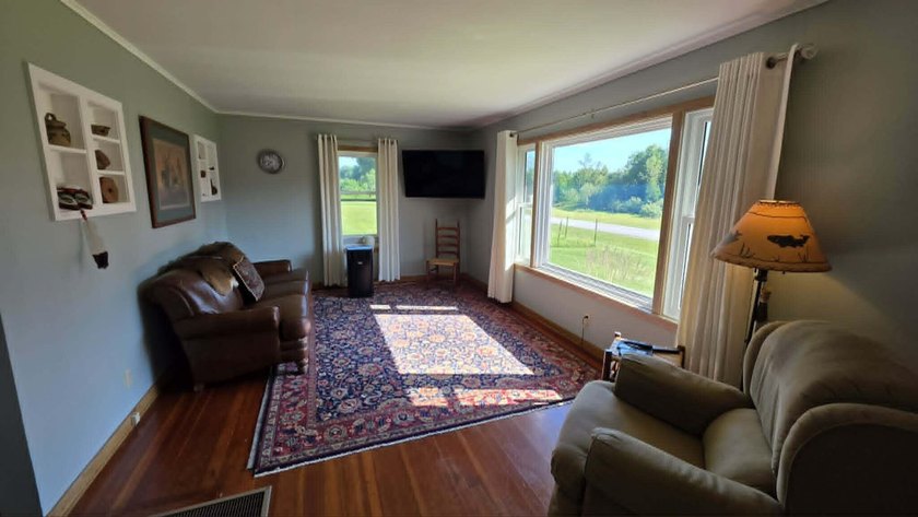 Updated 2 bedroom 1 bath home. Very close proximity to Lake - photo 2