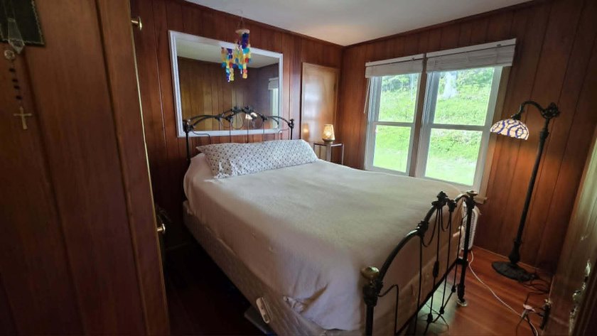 Updated 2 bedroom 1 bath home. Very close proximity to Lake - photo 8