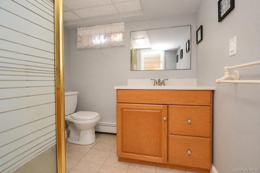Welcome to this spacious 4-bedroom, 3-bath expanded ranch - photo 13