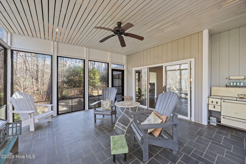 Escape to your own private retreat in the heart of Washington - photo 26