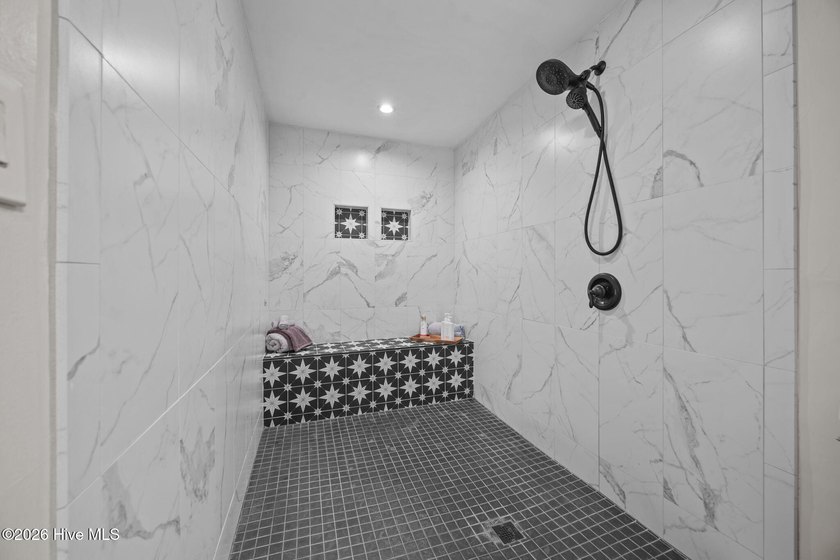 Escape to your own private retreat in the heart of Washington - photo 41