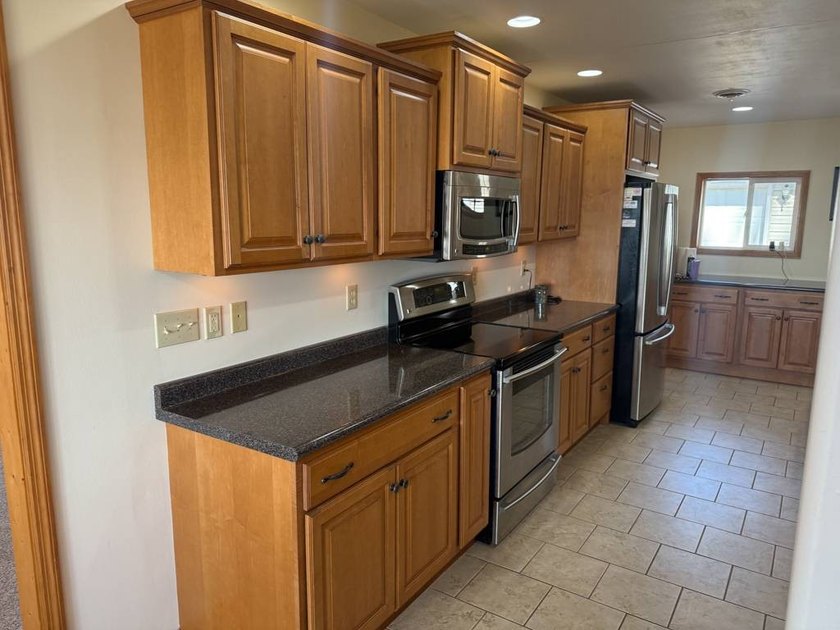 JUST IN TIME FOR SUMMER! Take a look at this well maintained - photo 16