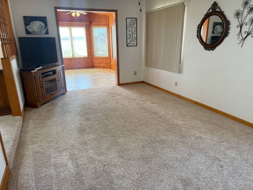 JUST IN TIME FOR SUMMER! Take a look at this well maintained - photo 33