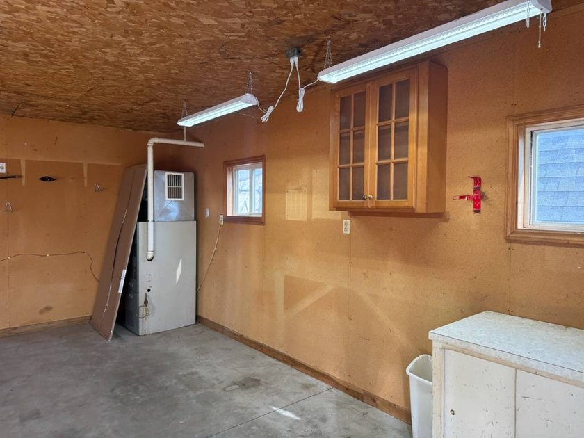 JUST IN TIME FOR SUMMER! Take a look at this well maintained - photo 38