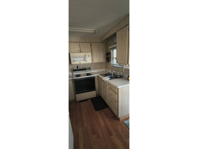 Immediate Occupancy available for this lovely 2bed 2 bath - photo 14