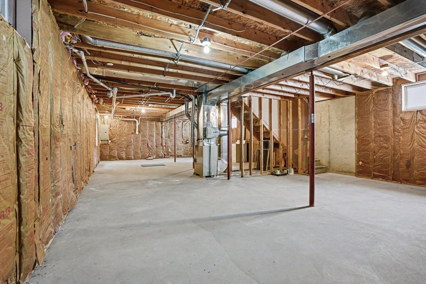 Built in 1999 and lovingly maintained by its original owner - photo 20