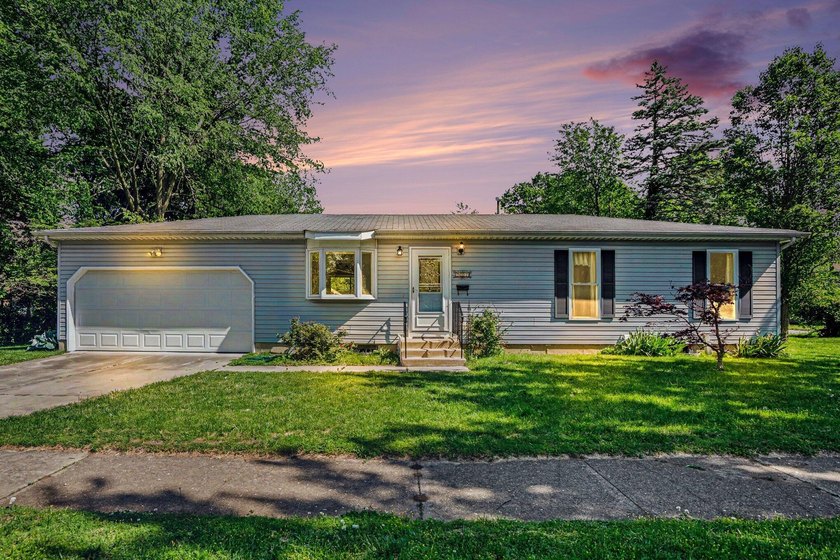 Built in 1999 and lovingly maintained by its original owner - photo 26