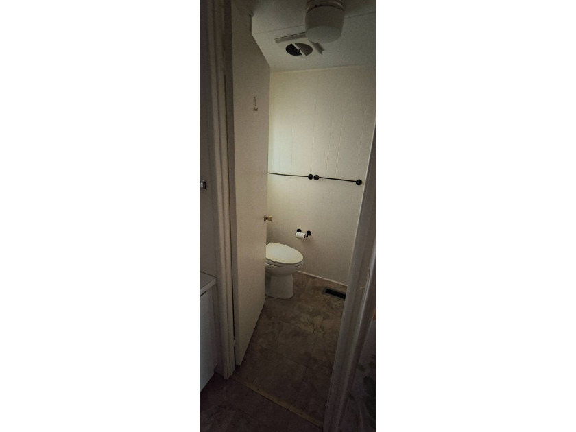 Immediate Occupancy available for this lovely 2bed 2 bath - photo 29