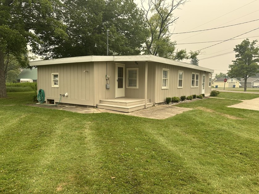 Note: Exterior color is taupe, but due to smoke &amp; haze from the - photo 2
