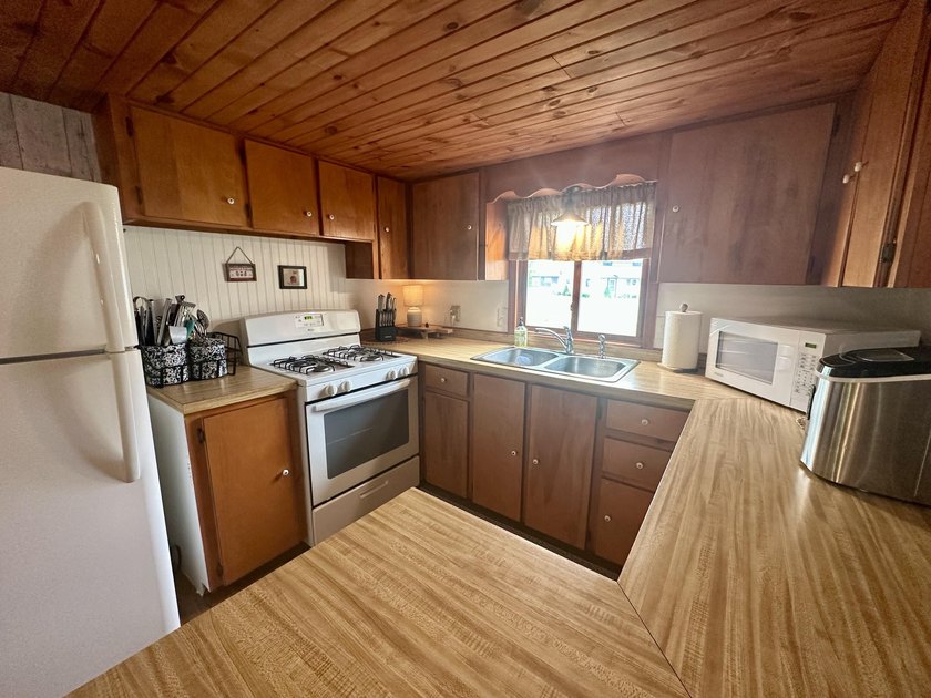 Note: Exterior color is taupe, but due to smoke &amp; haze from the - photo 9