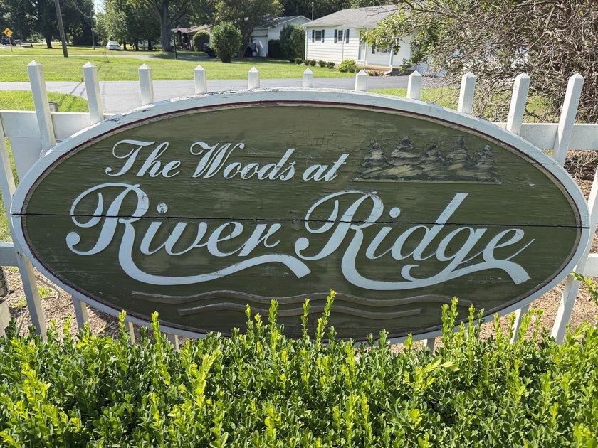 An Unrivaled Waterfront Sanctuary in the Woods at River Ridge - photo 2