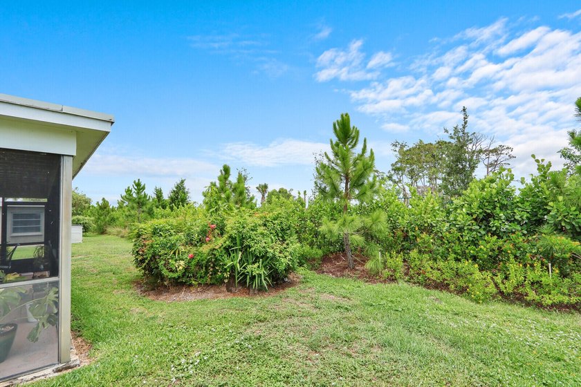 Excellent opportunity to own this 2 bed, 2 bath home close to - photo 4
