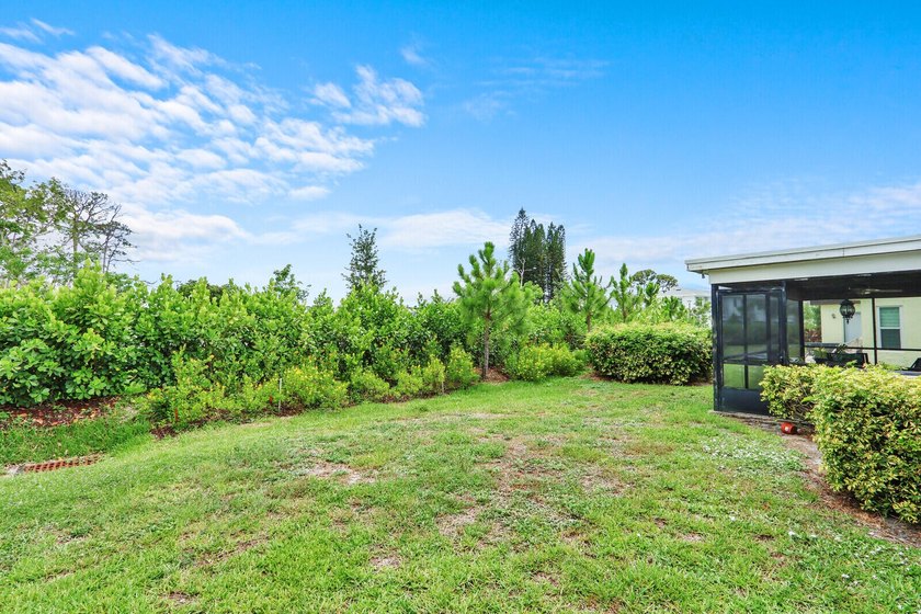 Excellent opportunity to own this 2 bed, 2 bath home close to - photo 7
