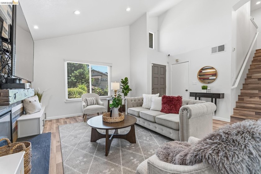 Rare detached and remodeled single-family home in the desirable - photo 4