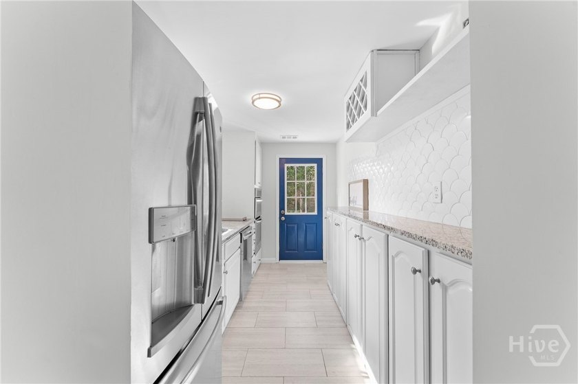 Back on Market at no fault to the seller! RENOVATED &amp; UNIQUE! - photo 8