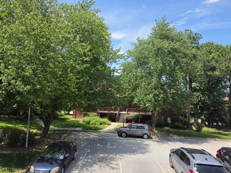 Welcome to Great Gorge Village! This spacious, partially - photo 9