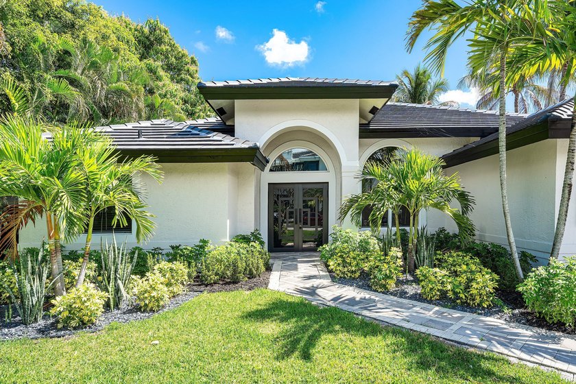 Located in the highly coveted subdivision of Boca Villas, this - photo 5