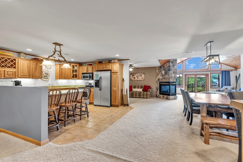 Meticulously maintained &amp; furnished 3rd-floor unit overlooking - photo 43